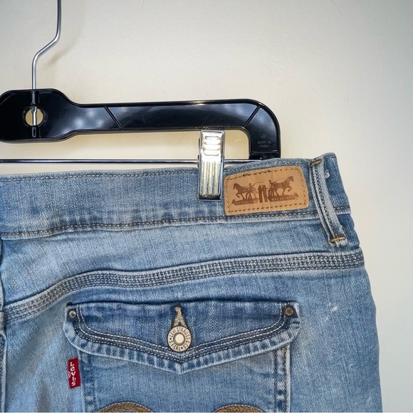 Levi’s Denim Shorts with Rolled Hem and 5-Pocket Design Size 16 - Picture 10 of 12